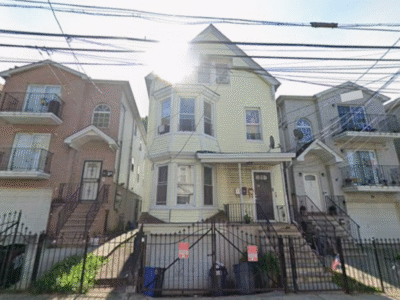 916 Hunterdon St #3, Newark, NJ 07112