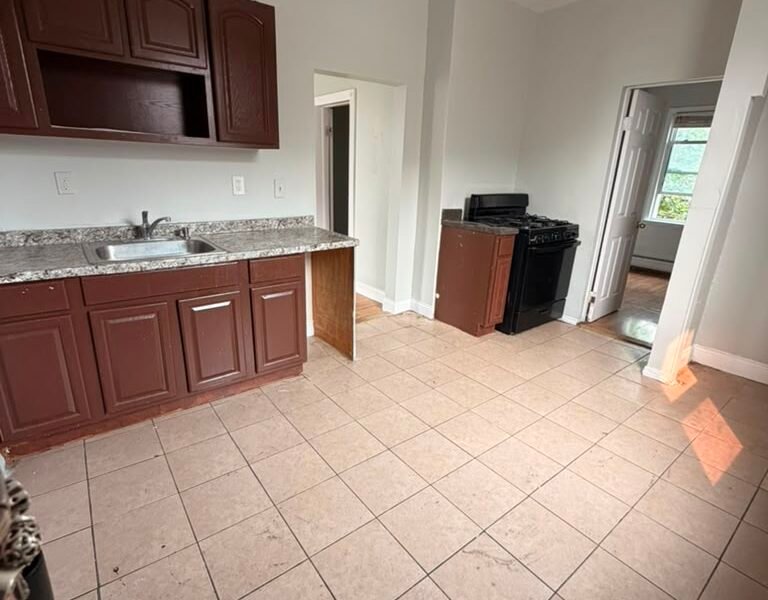 607 N 7th St #3 Newark, NJ 07107