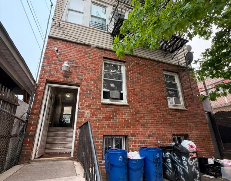607 N 7th St #3 Newark, NJ 07107