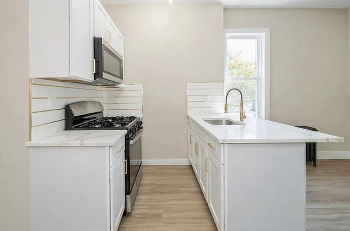 218 Bowers St #2R, Jersey City, NJ 07307