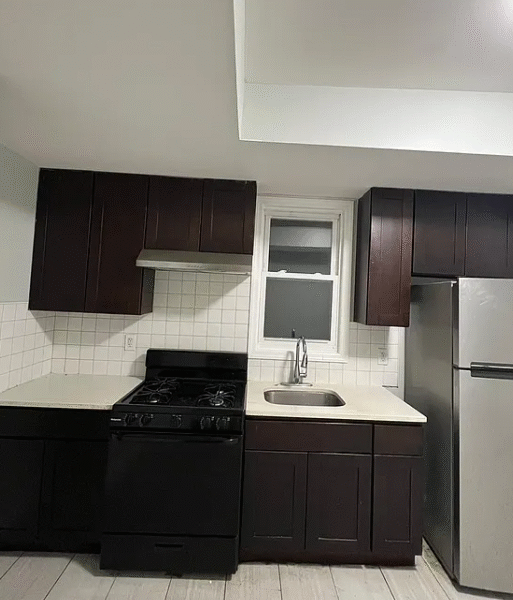 221 N 15th St #2, East Orange, NJ 07017