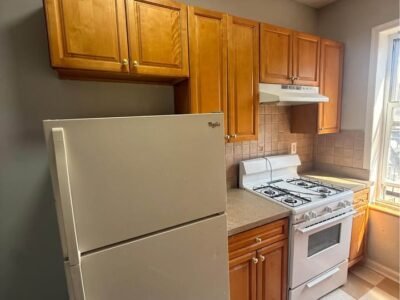 383 Clifton Ave #R8, Newark, NJ 07104