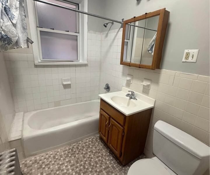 383 Clifton Ave #R8, Newark, NJ 07104