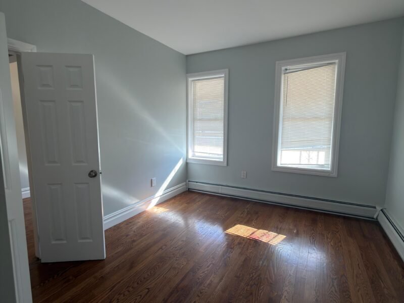 45 E 26th St APT 1, Bayonne, NJ 07002