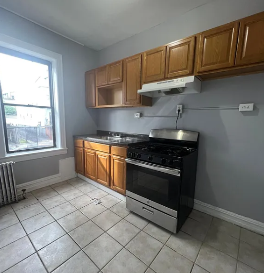 292 Wainwright St #A8, Newark, NJ 07112