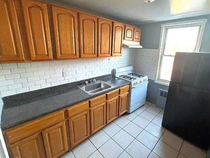 103 Chancellor Ave #A4, Newark, NJ 07103