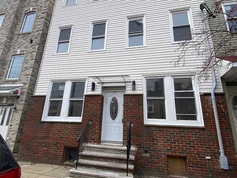 107 Magazine St #2R, Newark, Nueva Jersey, 07102.