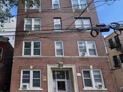 122 Wade Street #1, Jersey City, Nueva Jersey, 07304.