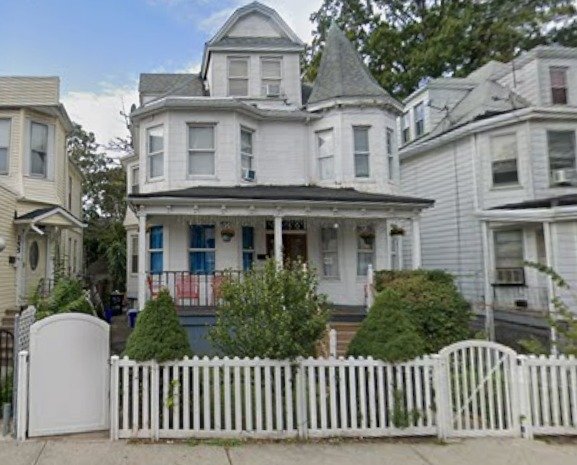 154 Sanford St #2, East Orange, Nueva Jersey, 07018.