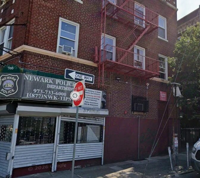 2 Columbia Ave #402, Newark, Nueva Jersey, 07106.