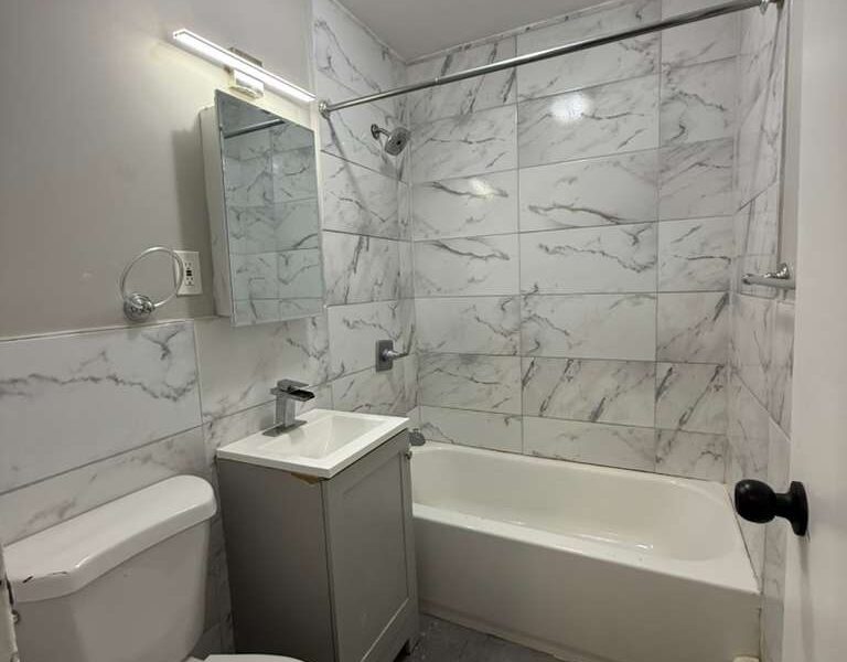 117 Wade St #1G, Jersey City, Nueva Jersey, 07305.