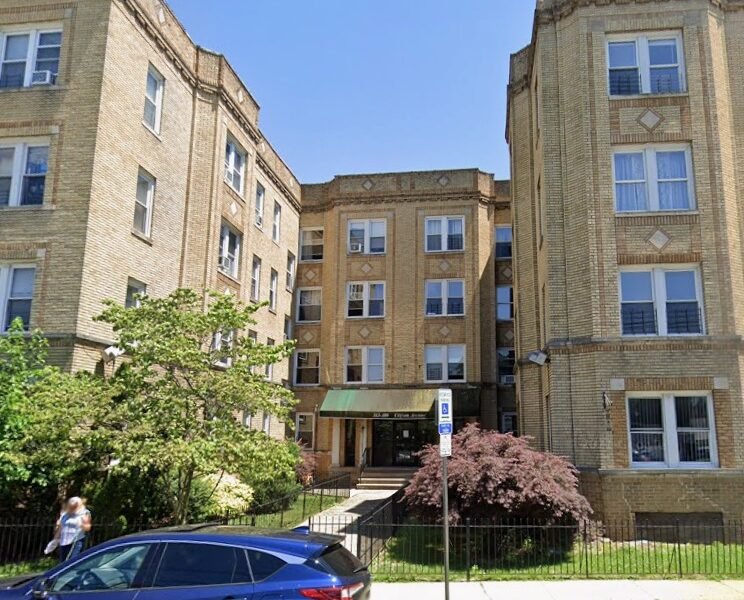 383 Clifton Ave #LB, Newark, Nueva Jersey, 07104.