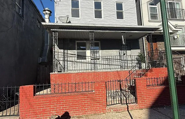 161 Court St #2a, Elizabeth, NJ 07206