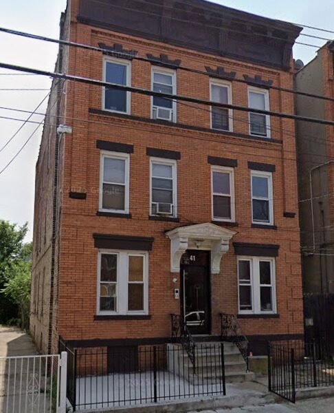 41 Grant Ave #3R, Jersey City, Nueva Jersey, 07305.