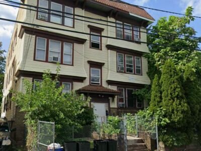 49 Fabyan Place #1L, Newark, Nueva Jersey, 07112.