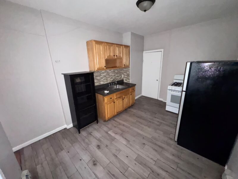 53 Tillinghast St APT 2R, Newark, NJ 07108