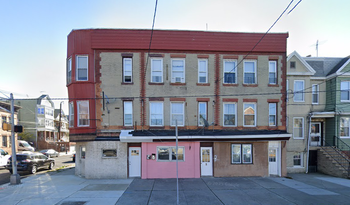 646 Kennedy Blvd #2, Bayonne, NJ 07002