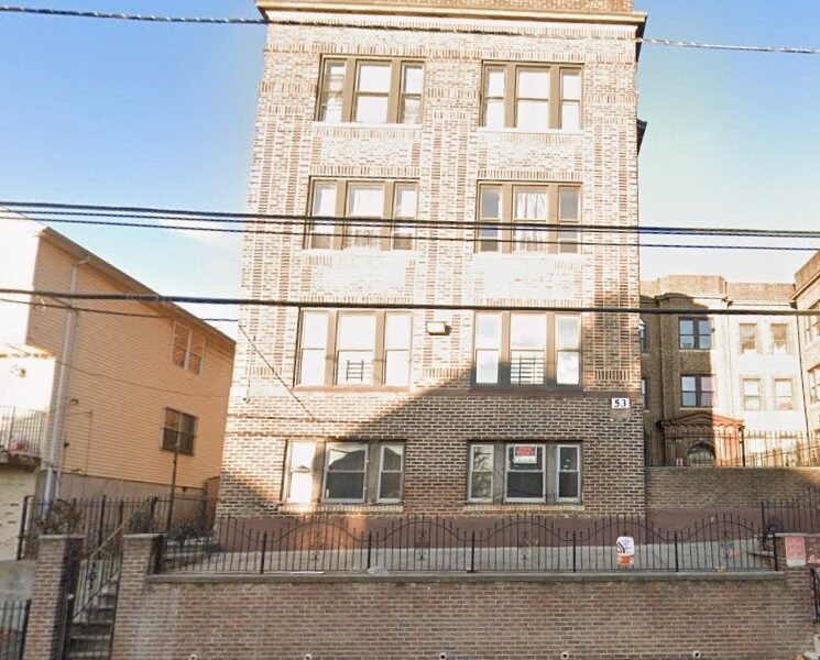 53 Milford Ave #8, Newark, Nueva Jersey, 07102.