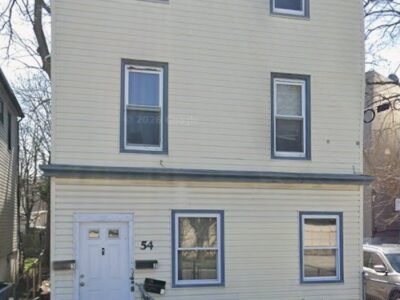 54 Princeton St #2, East Orange, Nueva Jersey, 07107.
