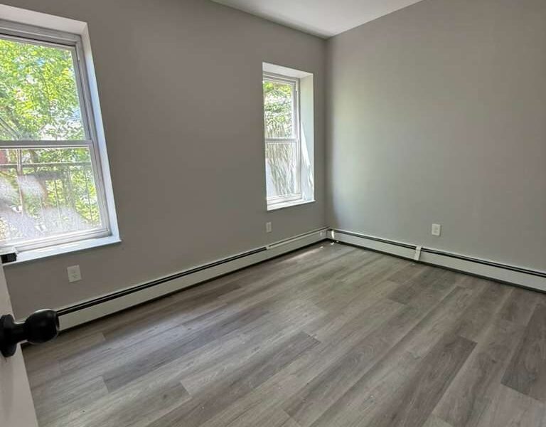 117 Wade St #1G, Jersey City, Nueva Jersey, 07305.