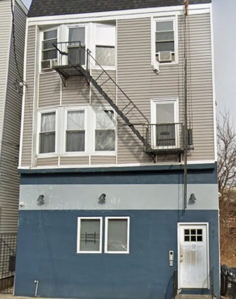 61 16th Ave #3, Newark, Nueva Jersey, 07103.