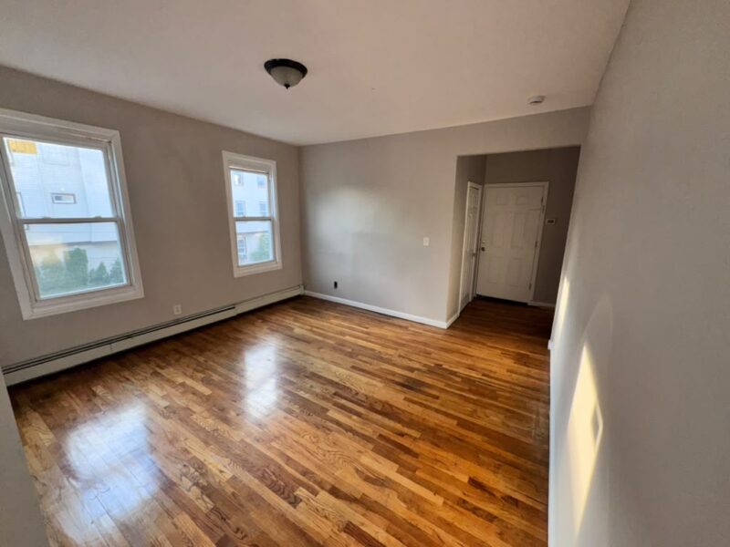 53 Tillinghast St APT 2R, Newark, NJ 07108