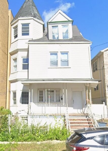 71 W Alpine Ave #3, Newark, Nueva Jersey, 07103.