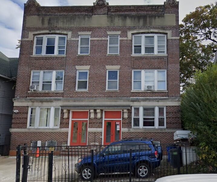 723 Highland Ave #1, Newark, Nueva Jersey, 07104.