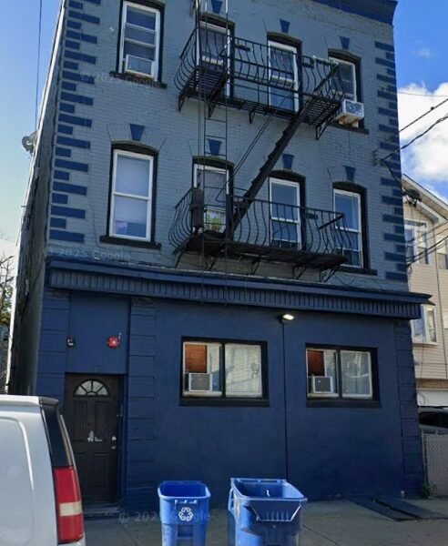 77 Hope Ave #1, Passaic, Nueva Jersey, 07055.