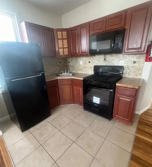 788 S 19th St #2, Newark, NJ 07103