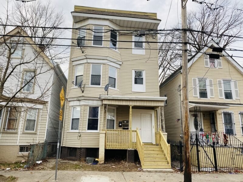 791 S 15th St #3, Newark, Nueva Jersey, 07108.