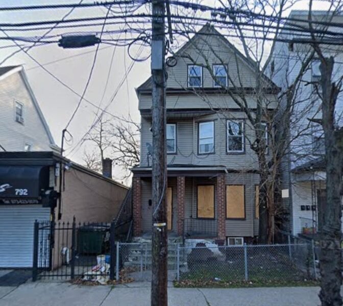 794 Bergen St #1, Newark, Nueva Jersey, 07108.