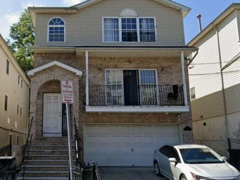 82 Hawthorne Ave #1, Newark, Nueva Jersey, 07112.