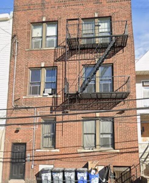 838 Communipaw Ave #3R, Jersey City, Nueva Jersey, 07304.