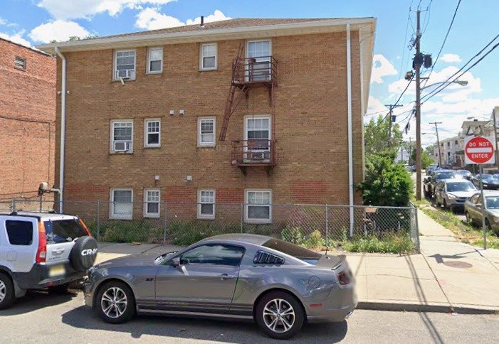 92 Davenport Ave #8, Newark, Nueva Jersey, 07017.