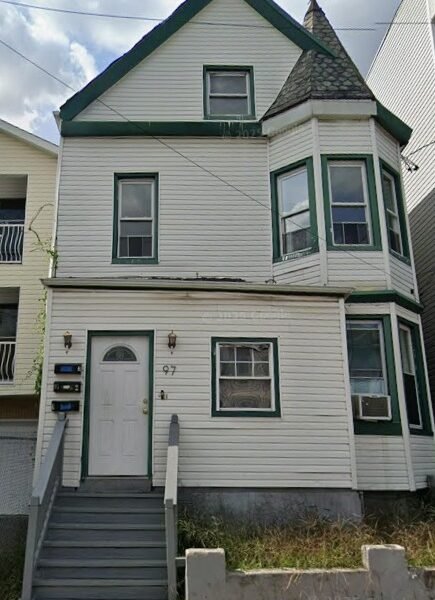 97 Fabyan Place #1, Newark, Nueva Jersey, 07108.
