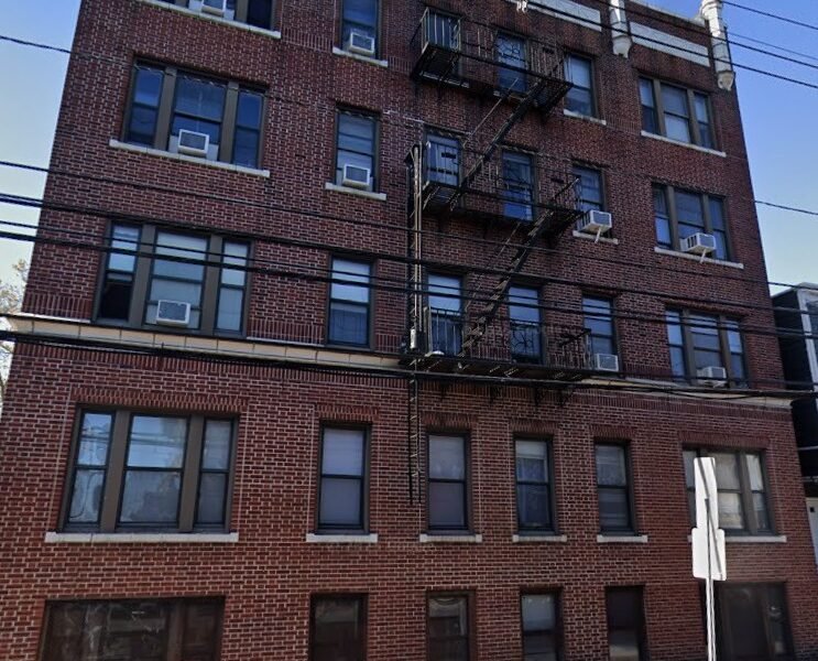 995 Summit Ave #304, Jersey City, Nueva Jersey, 07306.