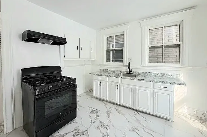 822 S 16th St Floor 2, Newark, NJ 07108