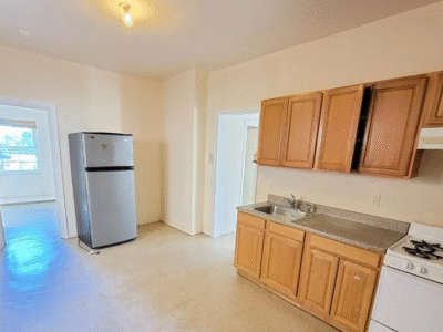 687 Summer Ave Floor 1, Newark, NJ 07104