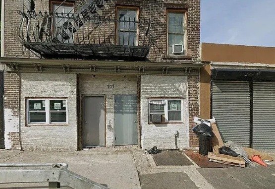 101 West Broadway #1, Paterson, Nueva Jersey 07522.