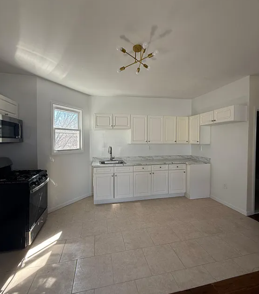 826 S 15th St Floor 3, Newark, NJ 07108