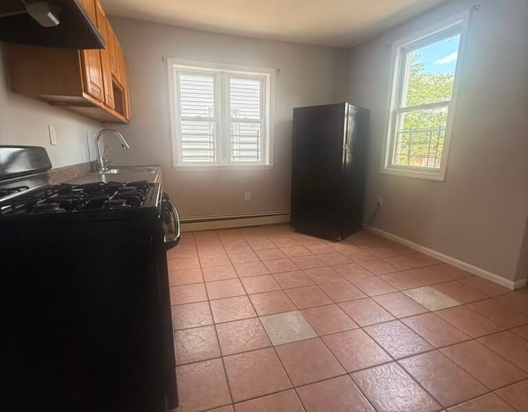 313 Court Street #1R, Elizabeth, Nueva Jersey, EE. UU.
